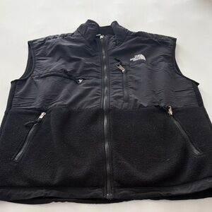 The North Face Black Men's Hybrid Fleece Vest